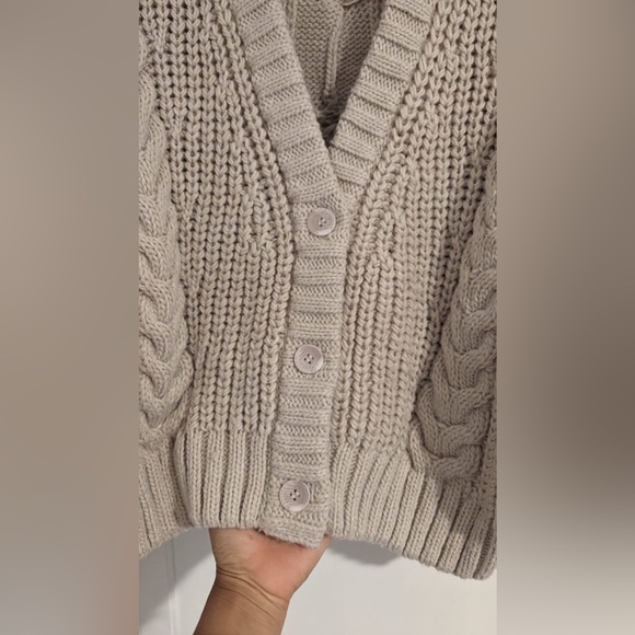 H&M Fringe-trimmed Cardigan - Picture 2 of 6